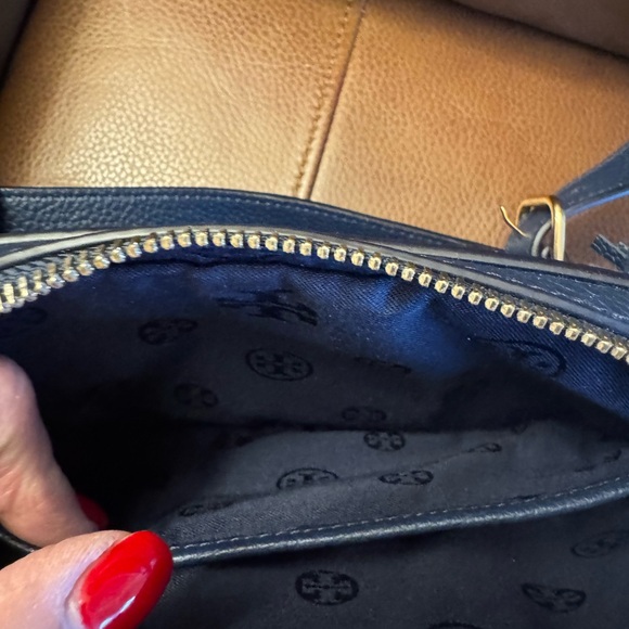 Tory Burch, navy blue pebbled leather belt bag with tassel accent - Picture 9 of 10